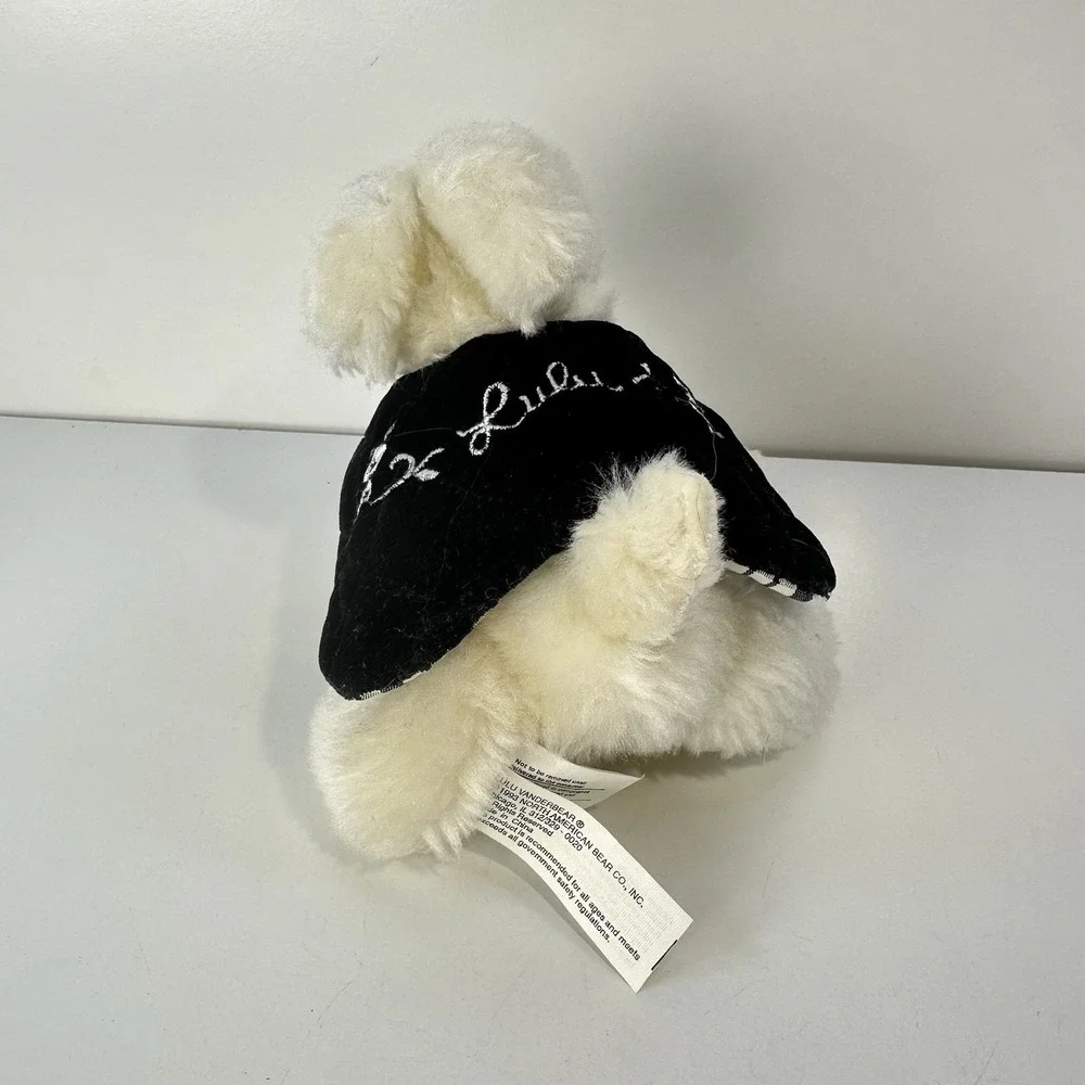 Vintage LuLu Macfluff Muffy Vanderbear Dog 1993  Black Cape Embroidered Name
